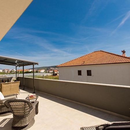 Villa Initium,Heated Pool All Season Trogir Bagian luar foto